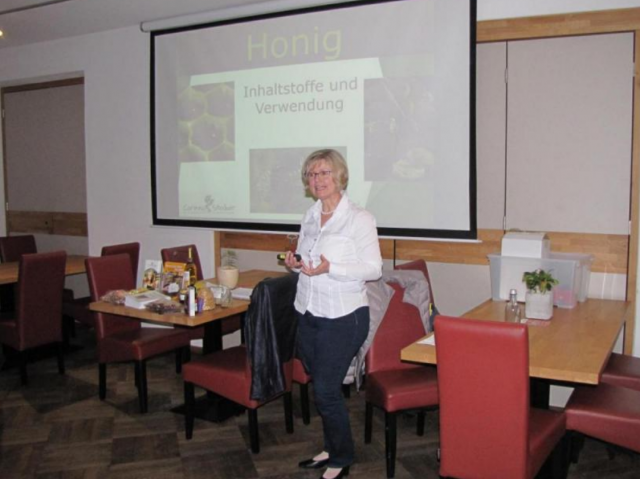 Jahresrückblick und Vortrag Honig